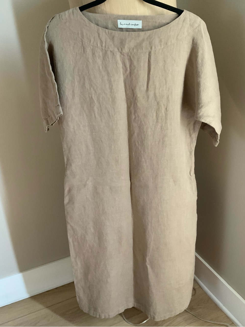 Love and Confuse Linen Boat Neck Side Pockets Beige Dress SZ SMALL
